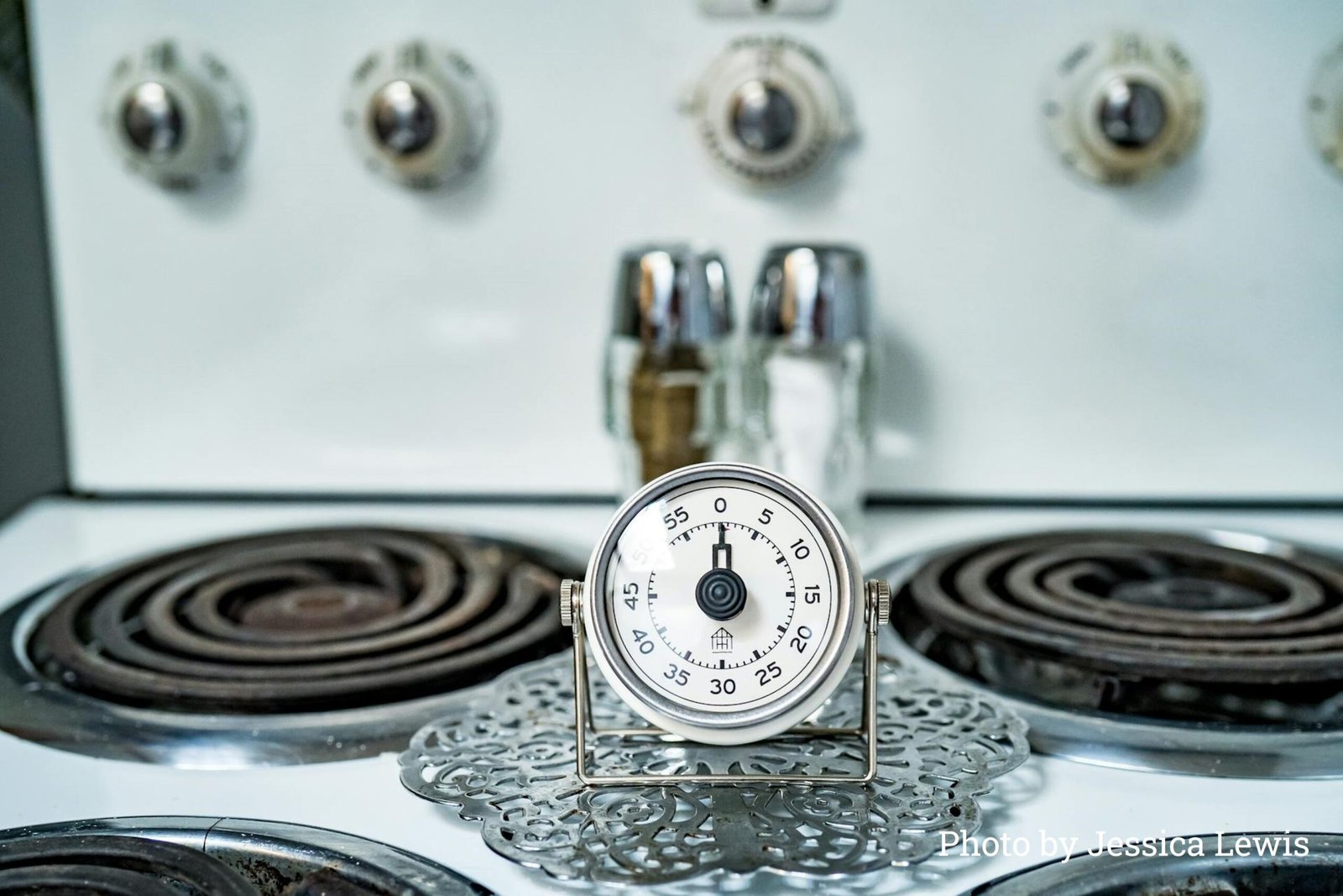 timer slowly calculating the time for composting